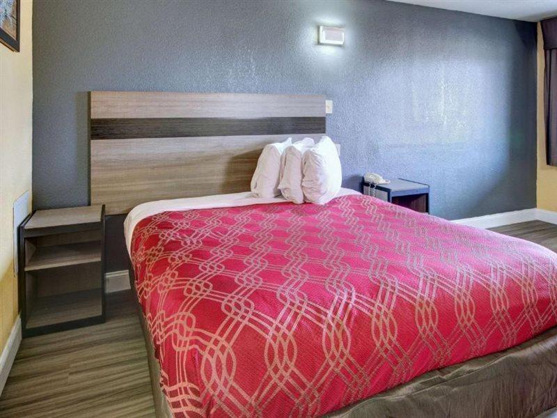 Econo Lodge At Military Circle Norfolk Eksteriør bilde