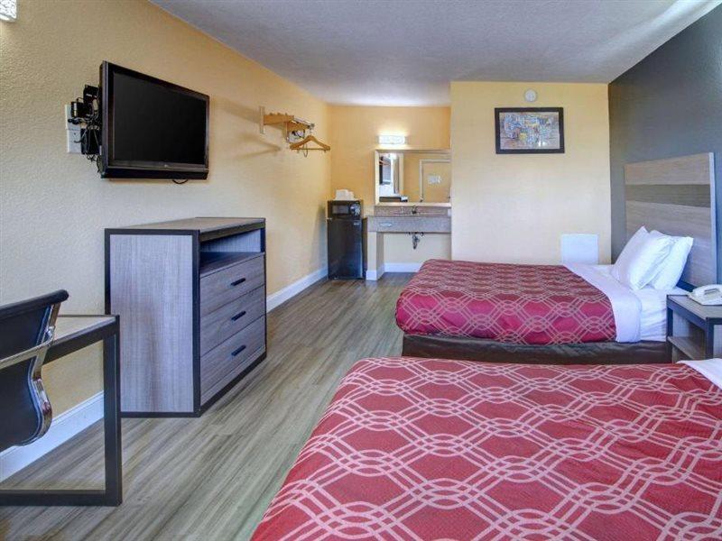 Econo Lodge At Military Circle Norfolk Eksteriør bilde