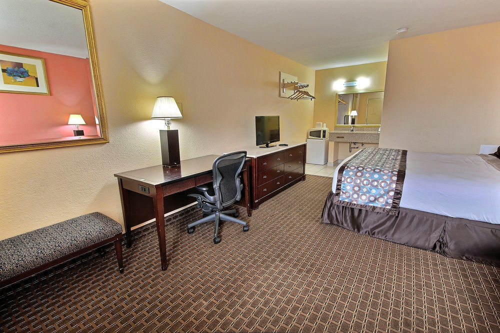 Econo Lodge At Military Circle Norfolk Eksteriør bilde