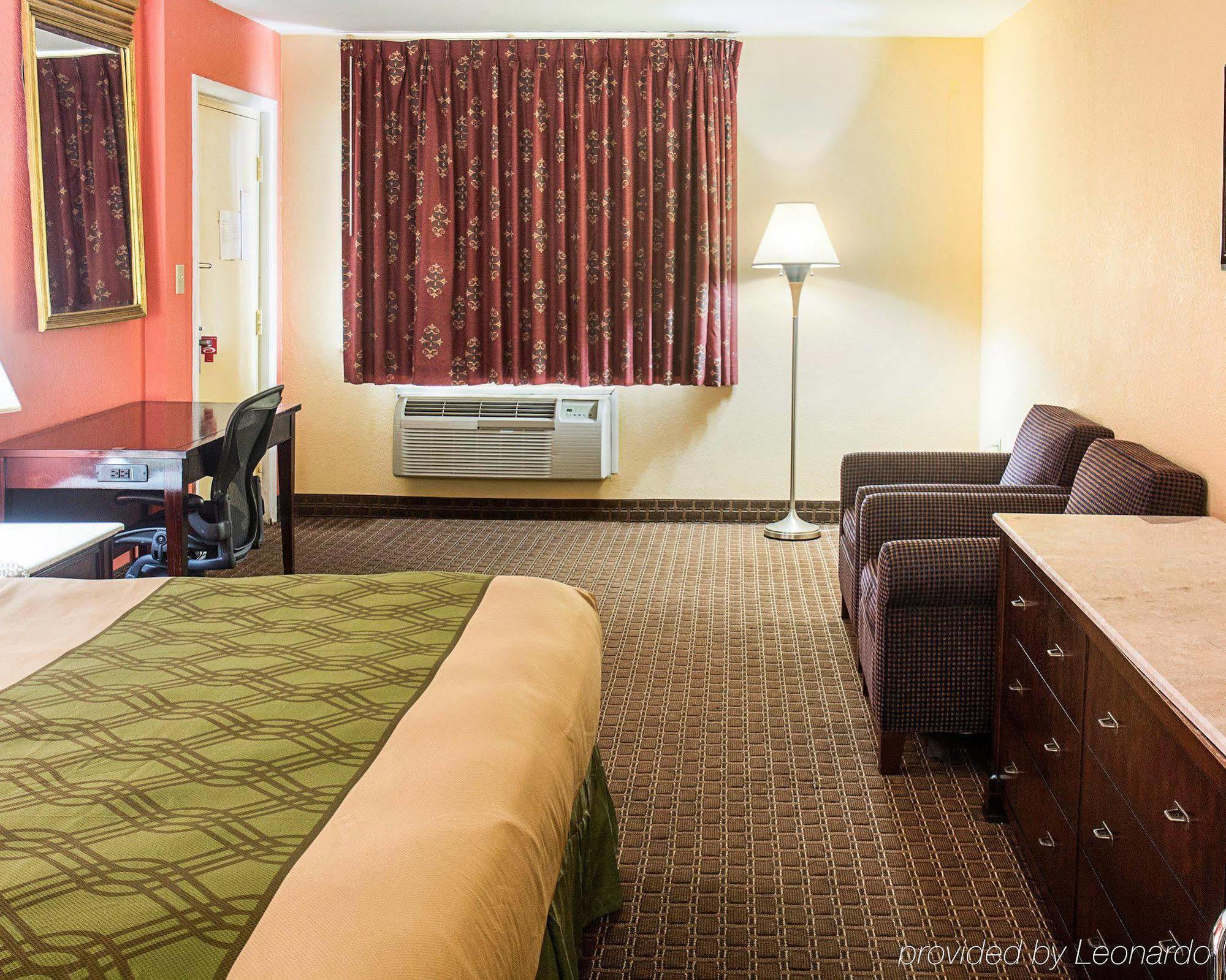 Econo Lodge At Military Circle Norfolk Eksteriør bilde