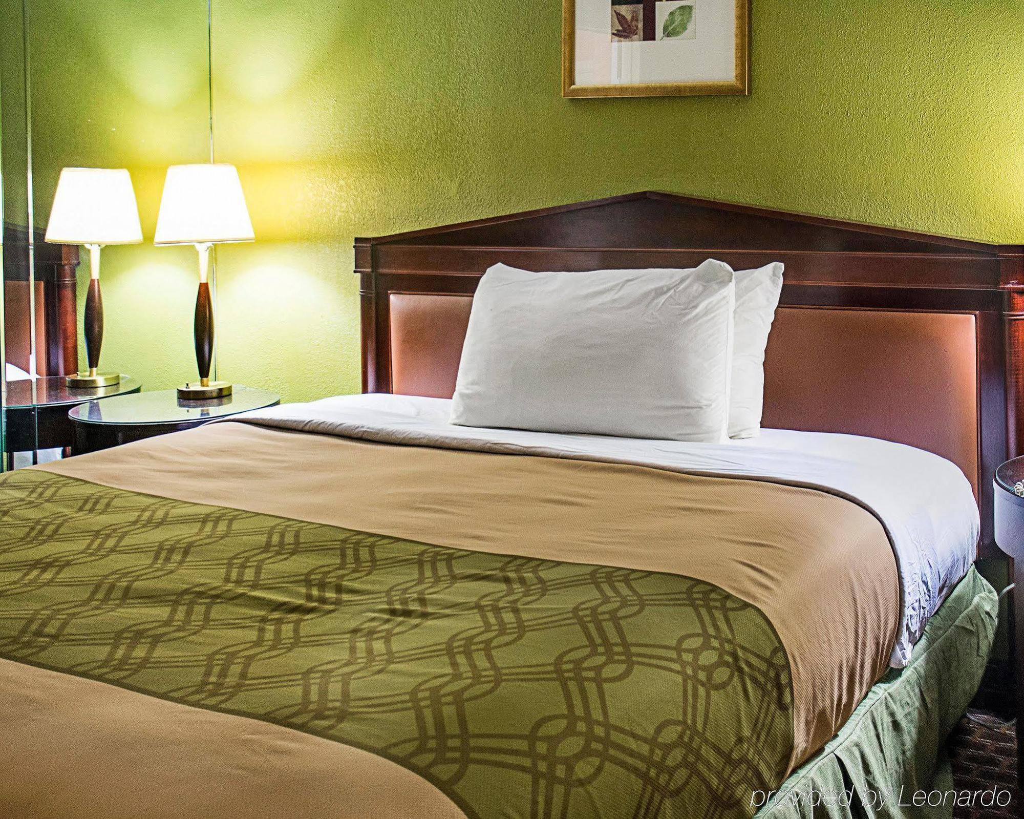 Econo Lodge At Military Circle Norfolk Eksteriør bilde