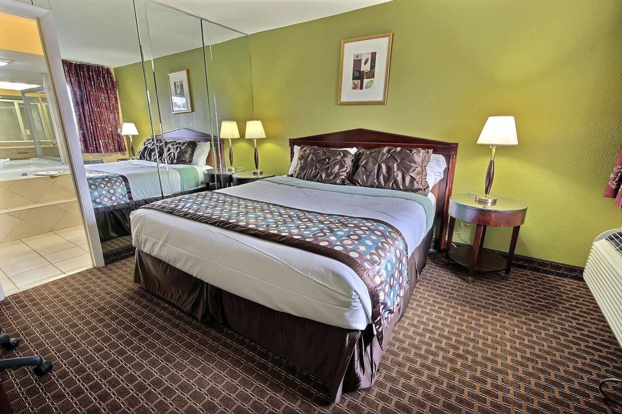 Econo Lodge At Military Circle Norfolk Eksteriør bilde