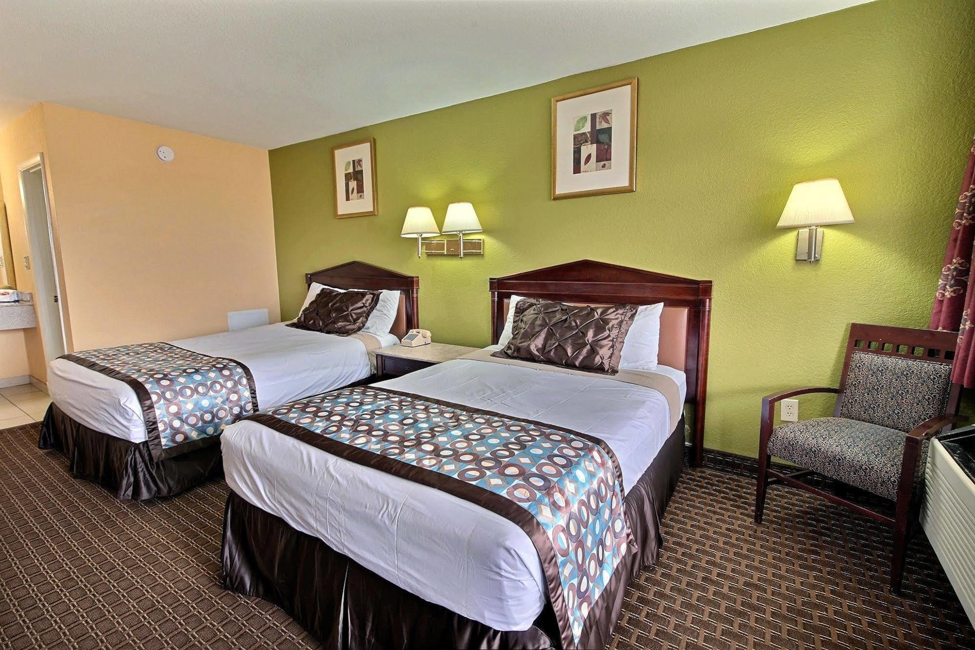 Econo Lodge At Military Circle Norfolk Eksteriør bilde