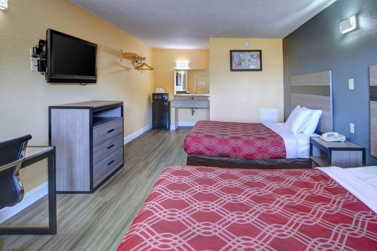 Econo Lodge At Military Circle Norfolk Eksteriør bilde