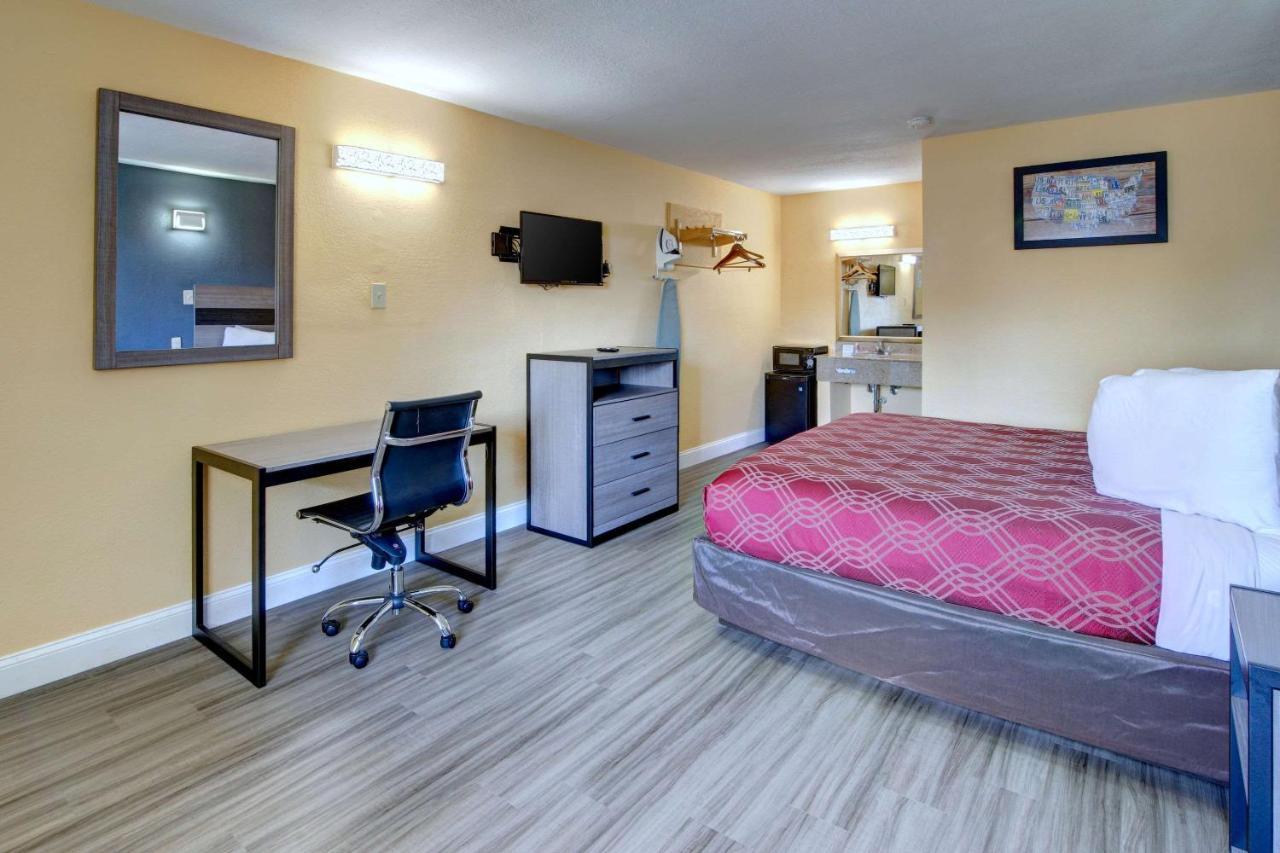 Econo Lodge At Military Circle Norfolk Eksteriør bilde