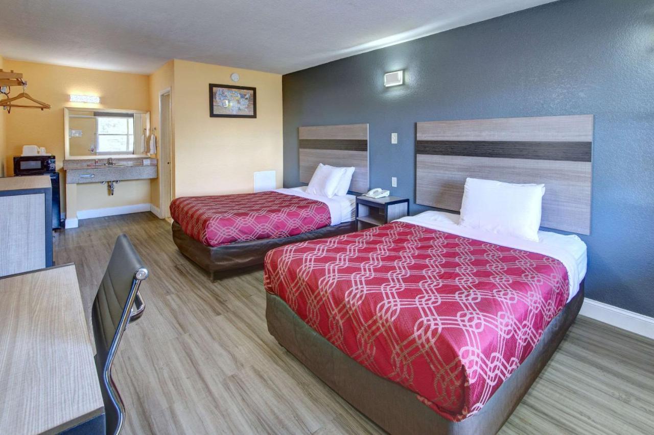 Econo Lodge At Military Circle Norfolk Eksteriør bilde